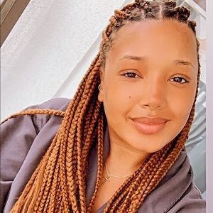 Meet your Posher, Joelle